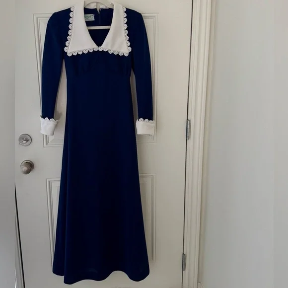 Vintage maxi dress with oversized collar - Picture 3 of 4